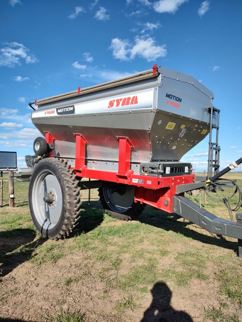 FERTILIZADORA SYRA MOTION F7500