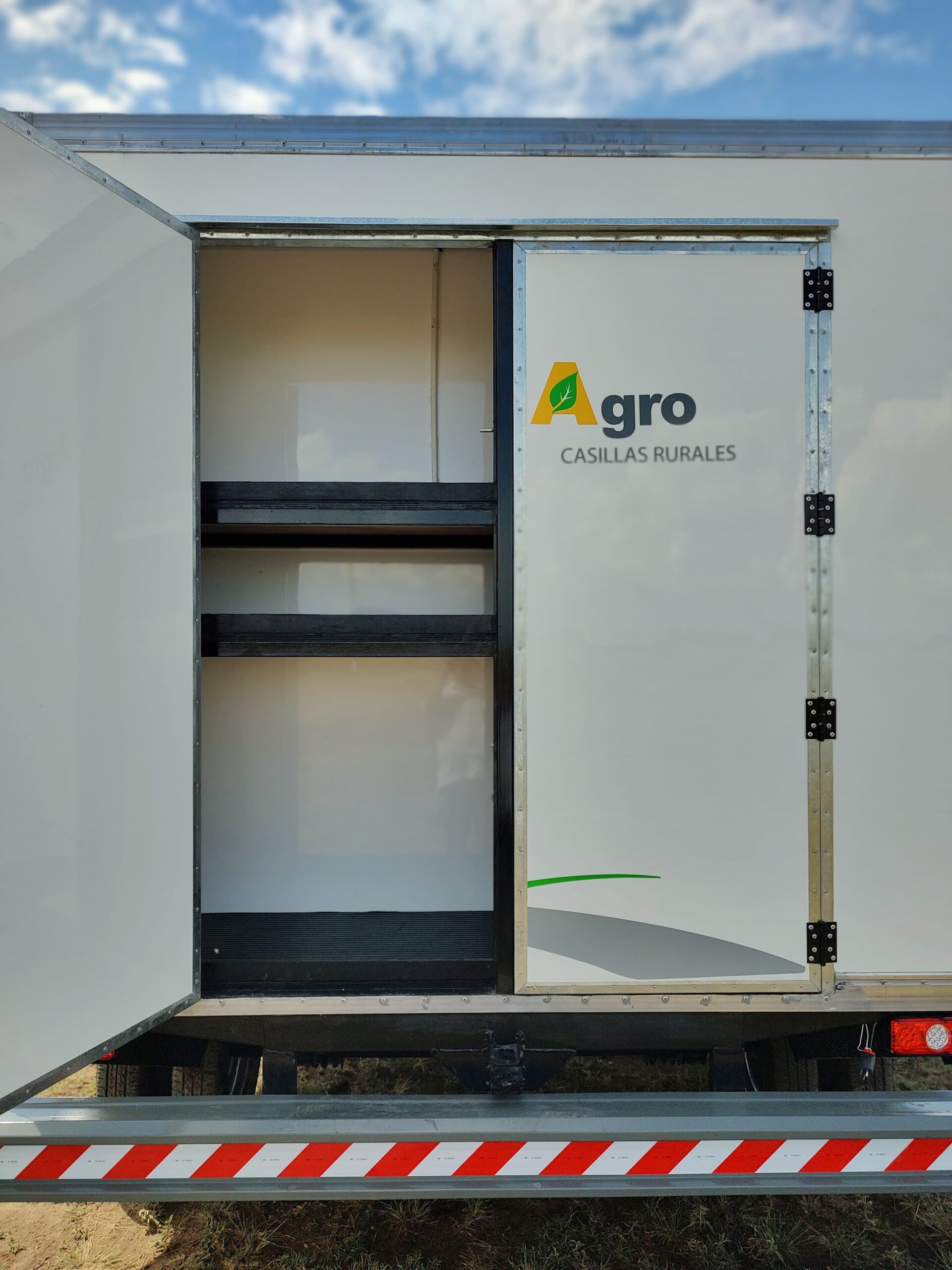 CASILLA RURAL DE FIBRA MUY TERMICA E INSONORA AL VIENTO - Imagen 5