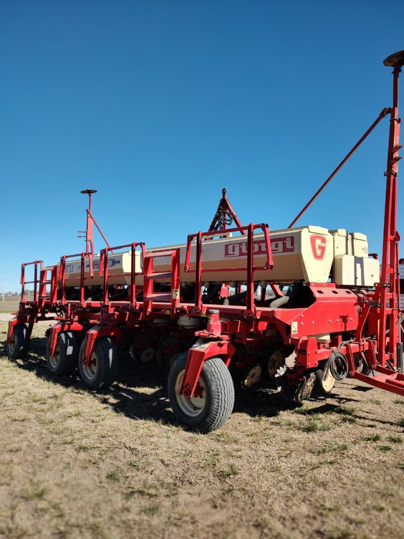 SEMBRADORA GIORGI PR8000 DE 10 A 70 CM AÑO 2006