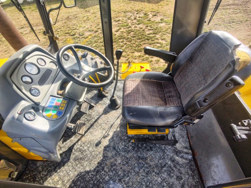 TRACTOR PAUNY 540C AÑO 2011 CUB/NUEVAS CENTRO CERRADO